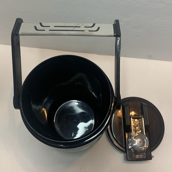 Igloo 1/2 Gallon Insulated Cooler Latitude Ultra Pro Blue New - Picture 10 of 13